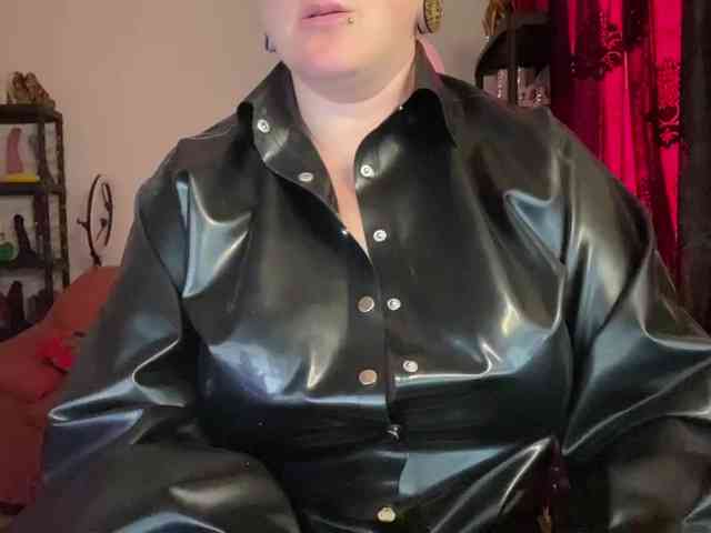 NylonQueen webcam