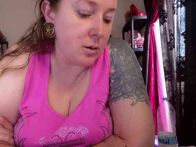 NylonQueen webcam
