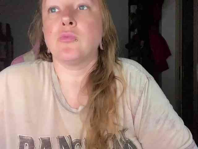NylonQueen webcam