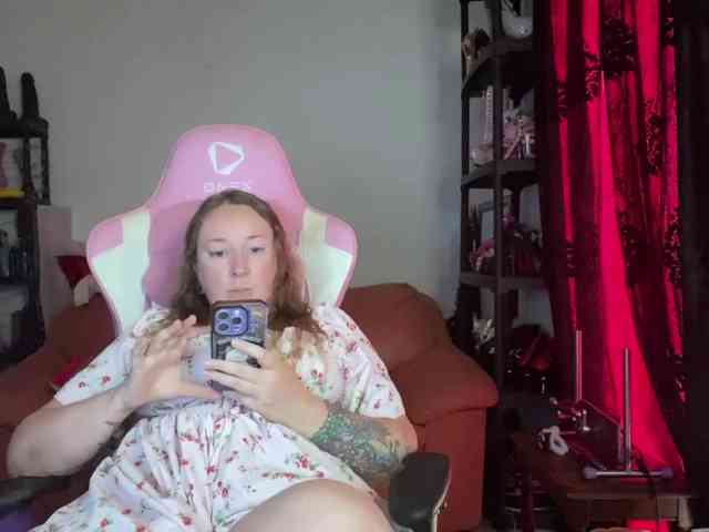 NylonQueen webcam