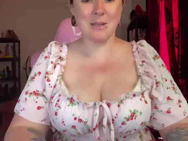 NylonQueen webcam