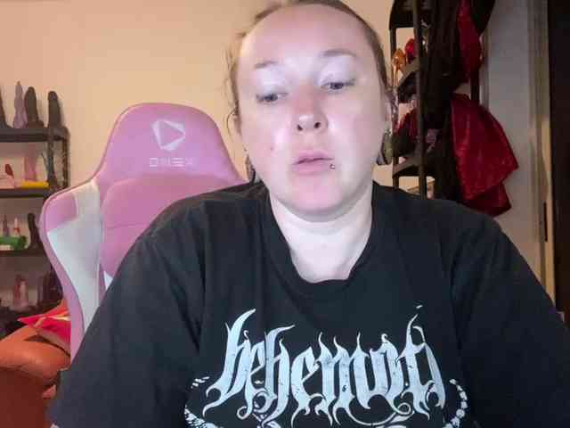 NylonQueen webcam