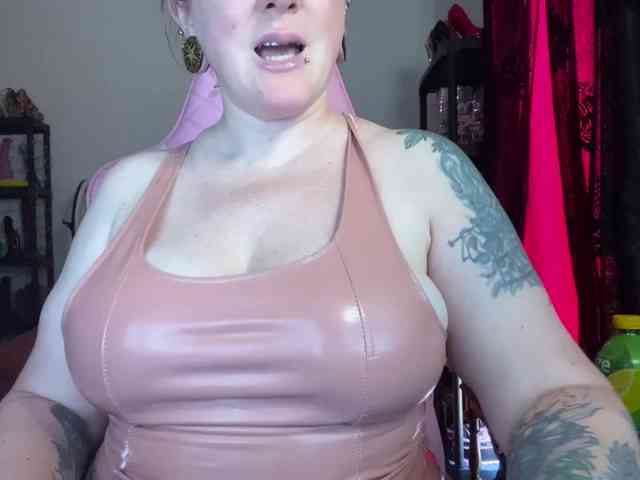 NylonQueen webcam