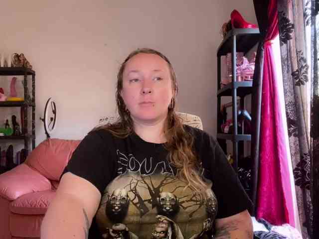 NylonQueen webcam