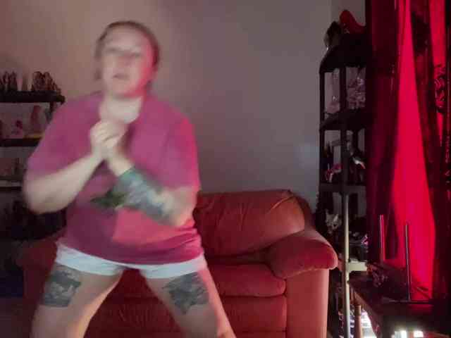 NylonQueen webcam