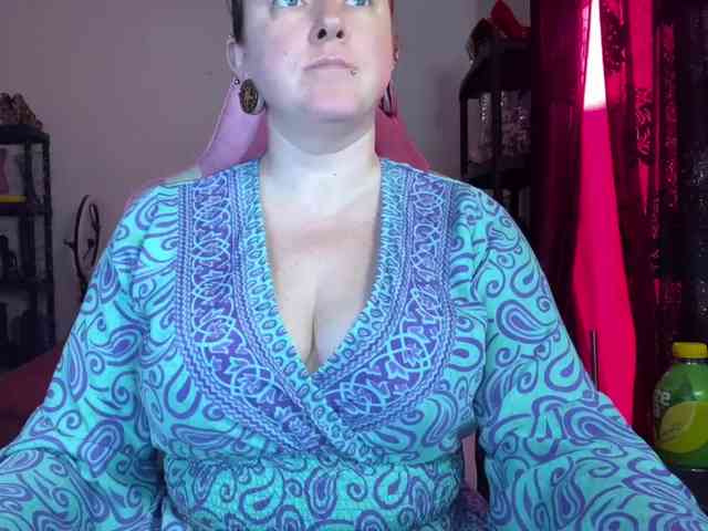 NylonQueen webcam