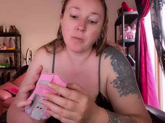 NylonQueen webcam