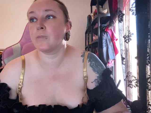 NylonQueen NylonQueen
