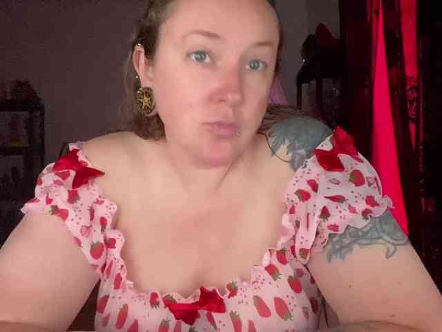 NylonQueen webcam