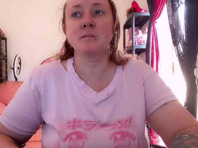 NylonQueen webcam