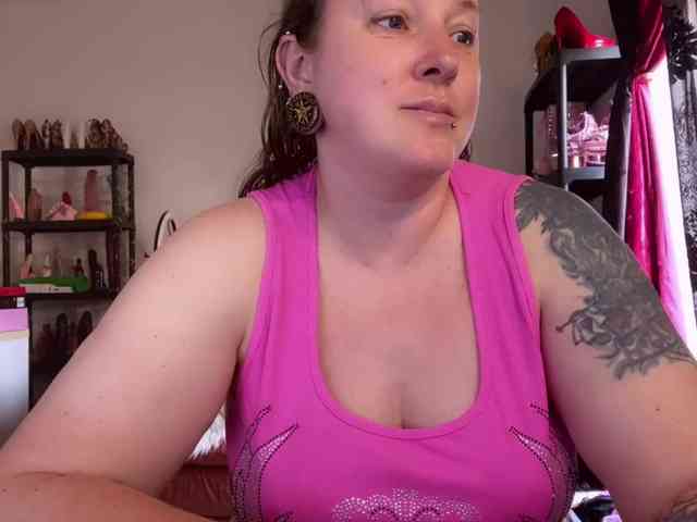 NylonQueen webcam
