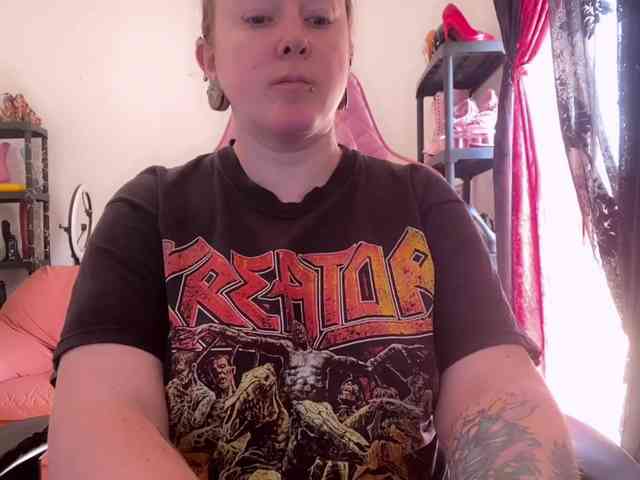 NylonQueen webcam