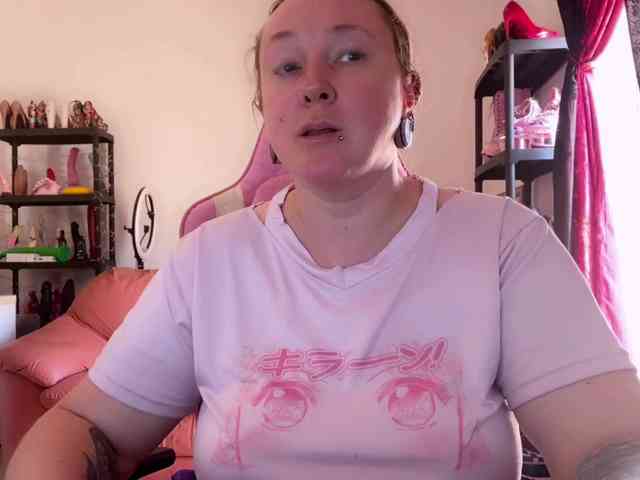 NylonQueen webcam