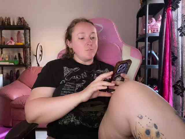 NylonQueen NylonQueen