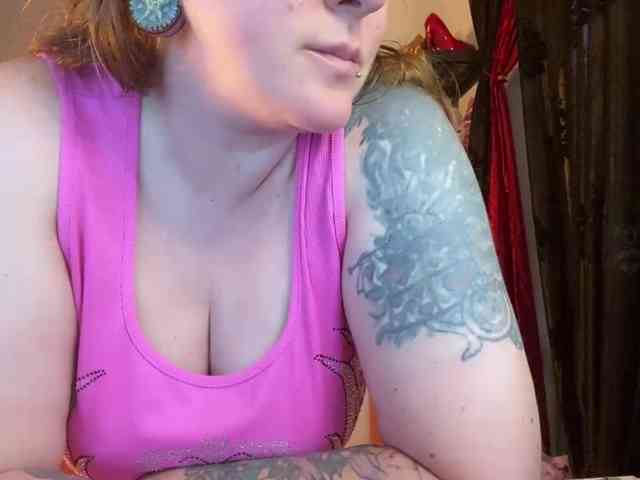 NylonQueen webcam