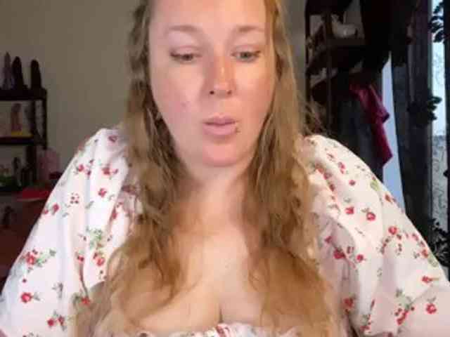 NylonQueen webcam