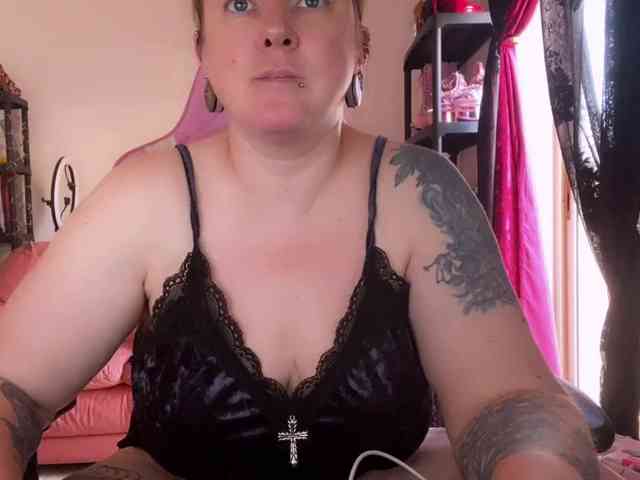 NylonQueen