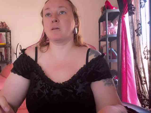 NylonQueen webcam