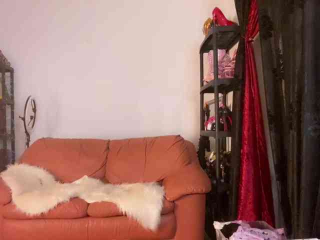 NylonQueen webcam