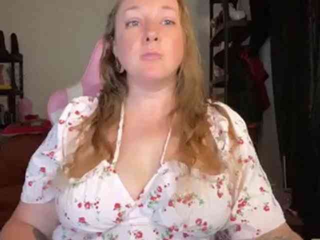 NylonQueen webcam