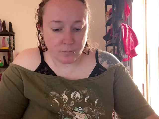NylonQueen webcam