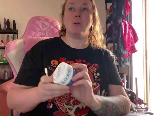NylonQueen webcam