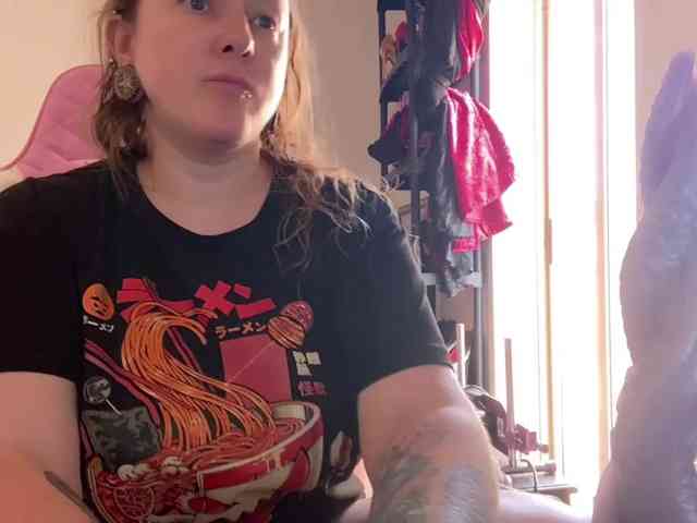 NylonQueen webcam