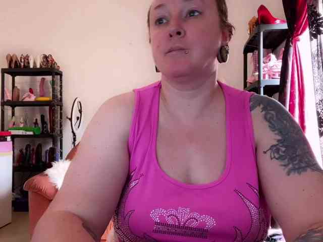 NylonQueen webcam