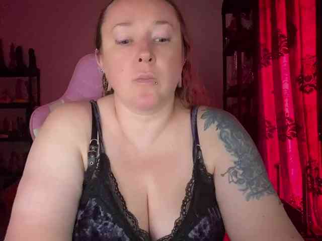 NylonQueen webcam