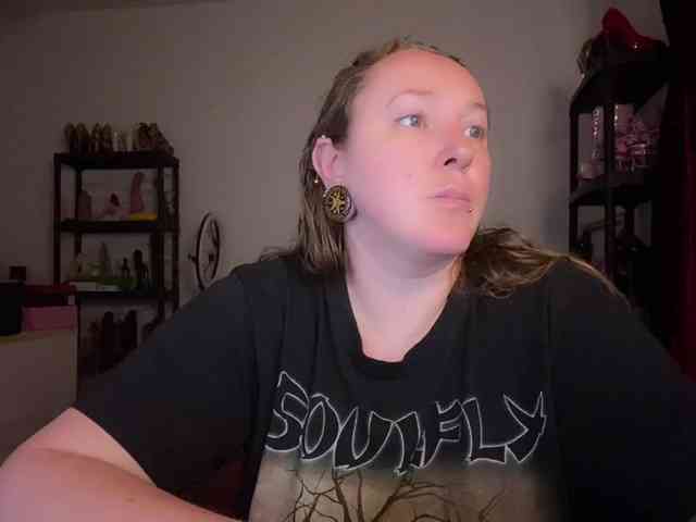 NylonQueen webcam