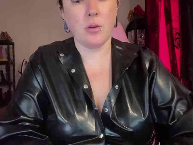 NylonQueen webcam