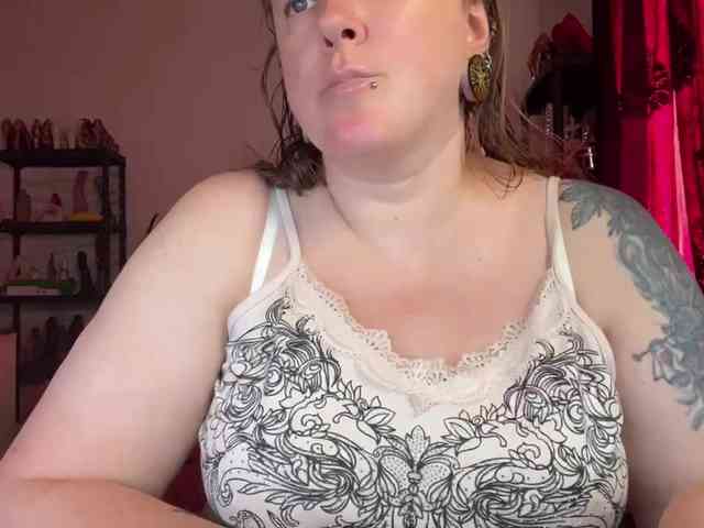 NylonQueen webcam