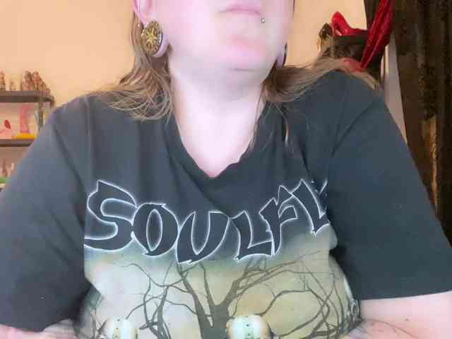 NylonQueen webcam