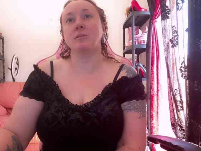 NylonQueen webcam