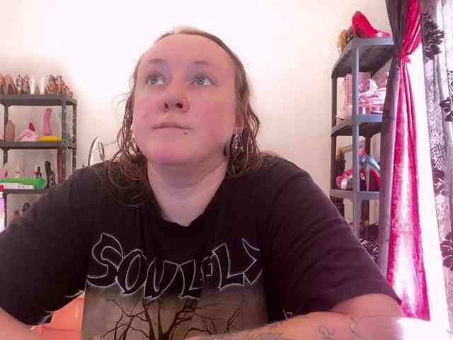 NylonQueen webcam