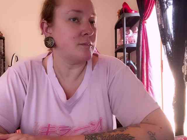 NylonQueen webcam