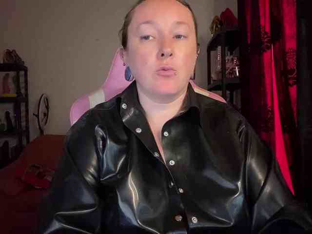 NylonQueen webcam