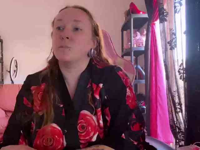 NylonQueen webcam