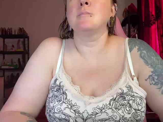 NylonQueen webcam