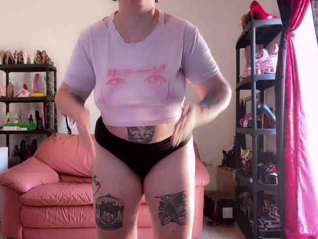 NylonQueen webcam