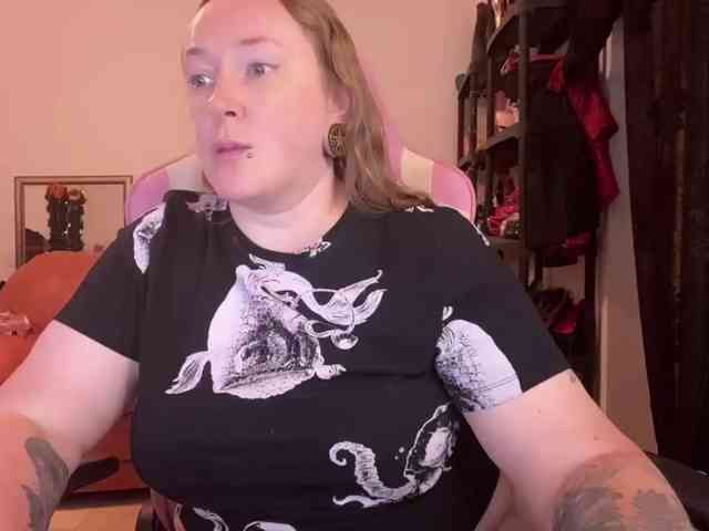 NylonQueen