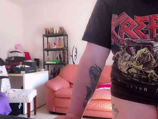 NylonQueen webcam