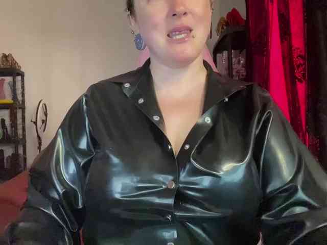 NylonQueen webcam