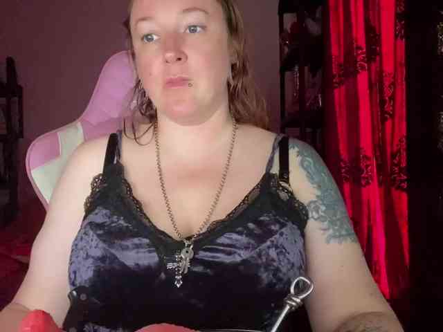 NylonQueen webcam