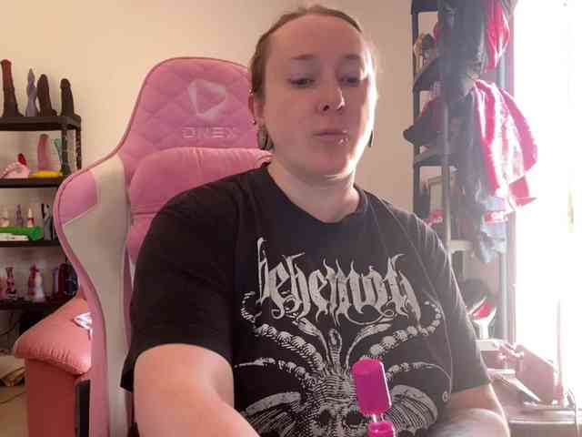 NylonQueen webcam