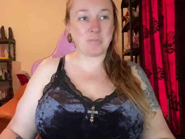 NylonQueen webcam