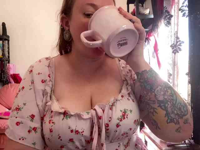 NylonQueen webcam