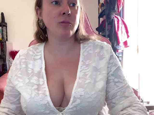 NylonQueen Live Webcam on BongaCams