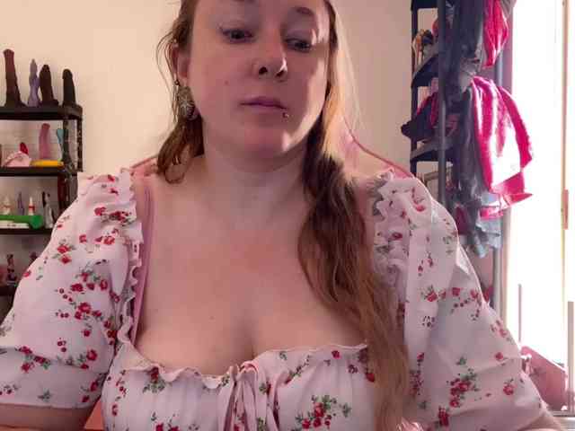 NylonQueen webcam