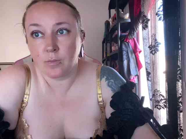 NylonQueen